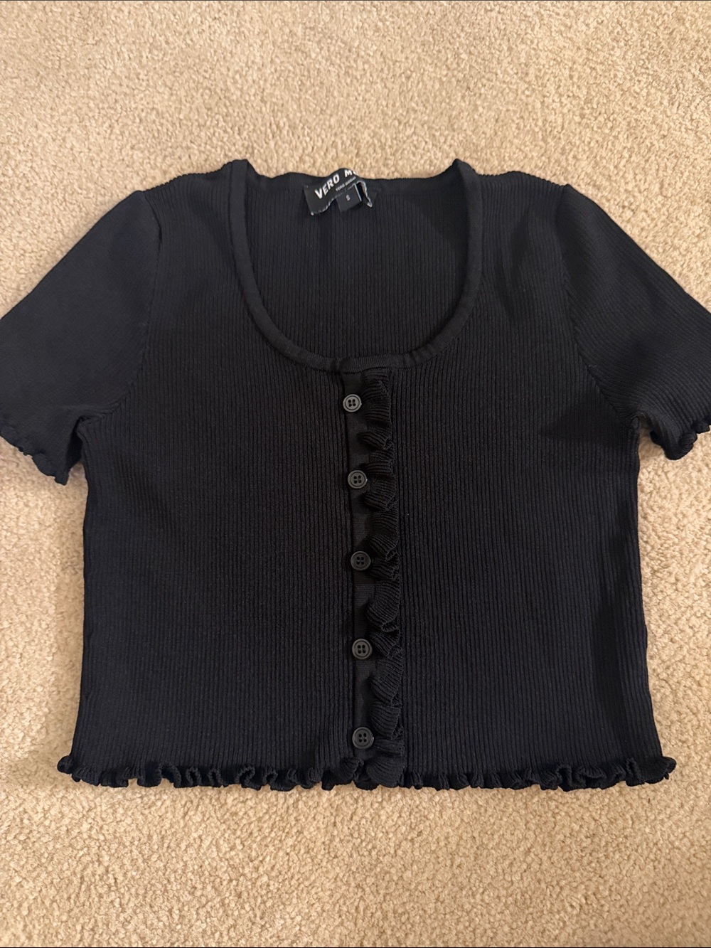 Vero Moda Black Ribbed Ruffle-Trim Button Crop Top